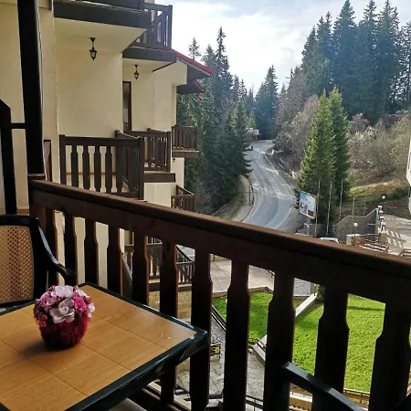 Апартаменты Cedar Heights 2 *